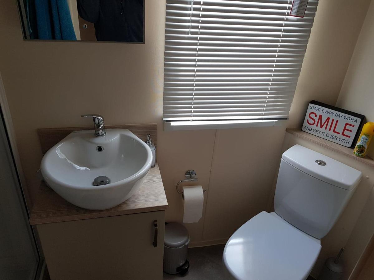 6 Berth Deluxe Caravan Palm Grove 42 Chapel Saint Leonards Exterior foto